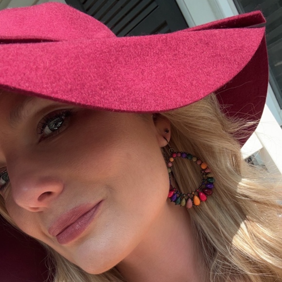 Meet your Posher, Crystal - Picture 1 of 1